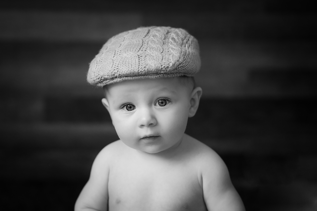 classic-black-and-white-baby-photography-002