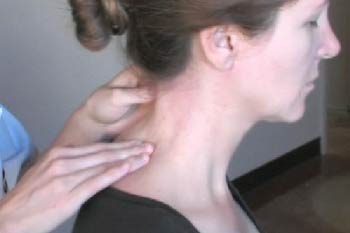 ماساژ عضلات گردن ماساژ درماني