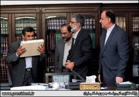 taghdir az ahmadi nejad777