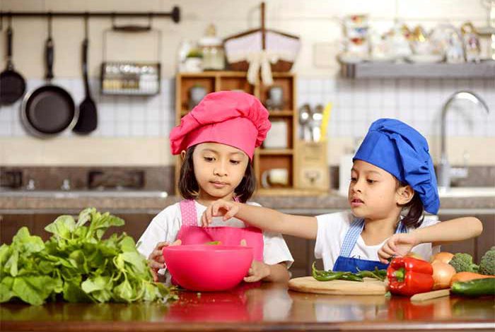 آموزش آشپزی به کودکان پیش دبستانی: 12 دستور و 12 ترفند