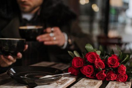 گل رز قرمز؛ خلق یک فضای رمانتیک