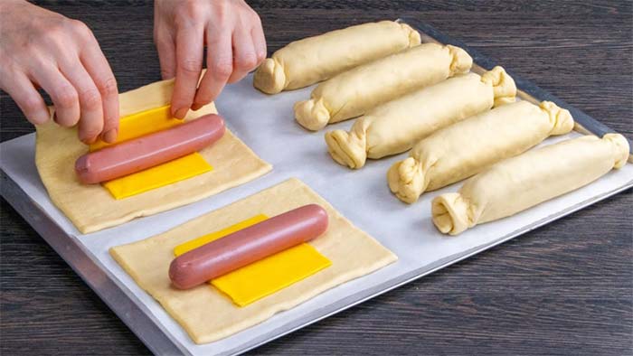 اسنک رولتی سوسیس و پنیر