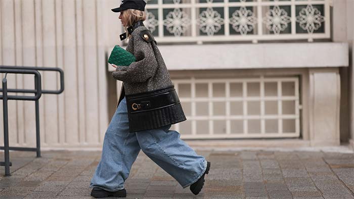 3 بهترین کفش مناسب شلوار بگ زنانه (و 8 نمونه با عکس)