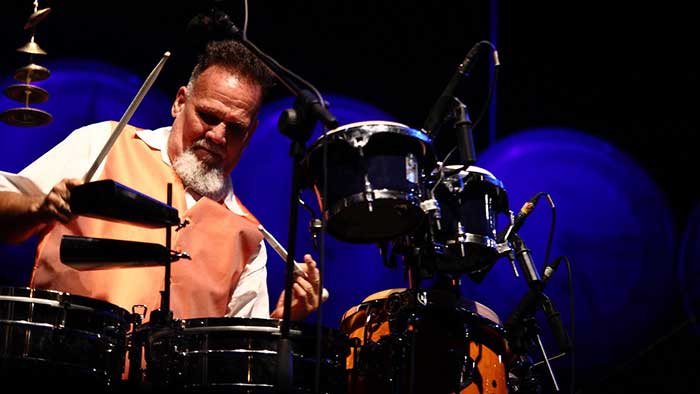 درامر و پرکاشنیست؛ بررسی شباهت‌ها و تفاوت‌های بنیادین