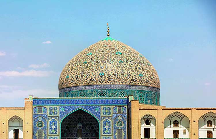 سبک هنری راز گنبد شیخ لطفالله