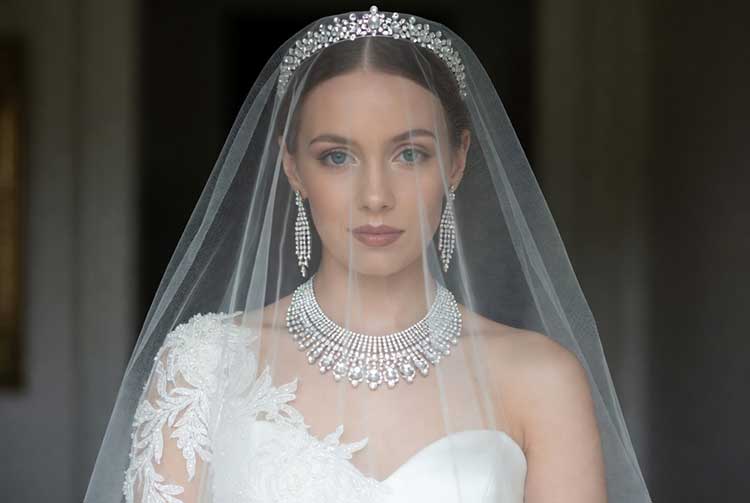 تور سر بلند (Cathedral Veil) برای کشیدگی قد