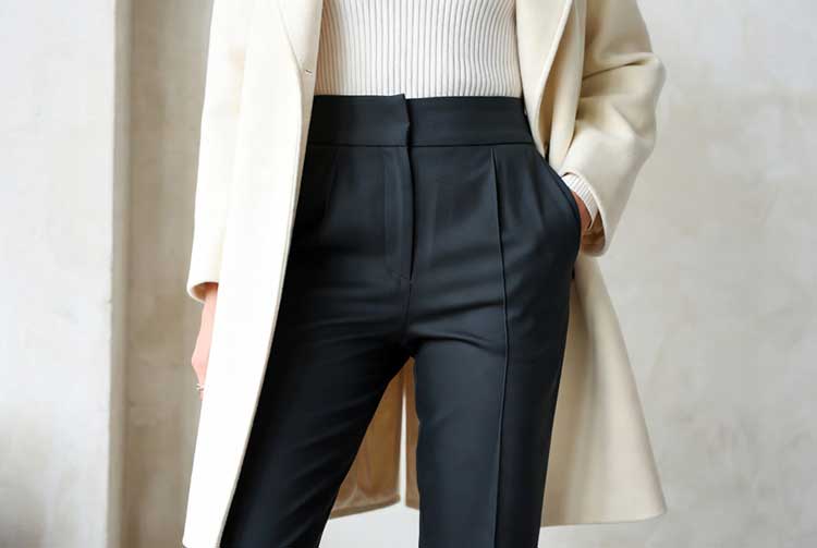 استایل شلوارهای پارچهای با برشهای کلاسیک