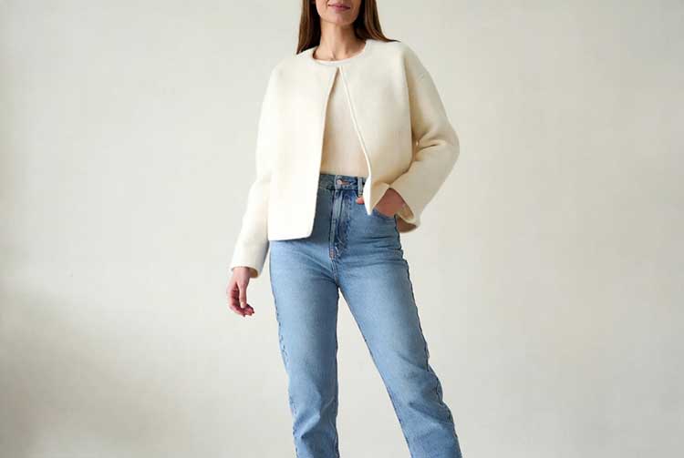 استایل شلوارهای جین ماماستایل یا نیمبگ آبی