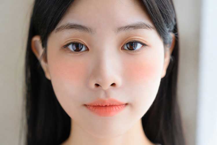 آرایش هلویی و شاداب (Soft Peach Look)