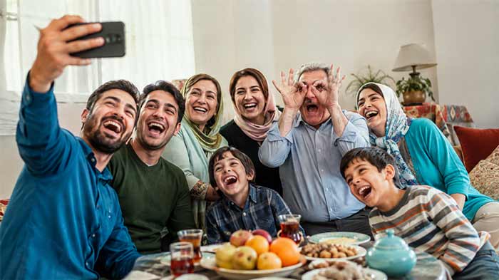خانواده 18 متن زیبا برای عکس دسته جمعی فامیلی (فامیل خوب)